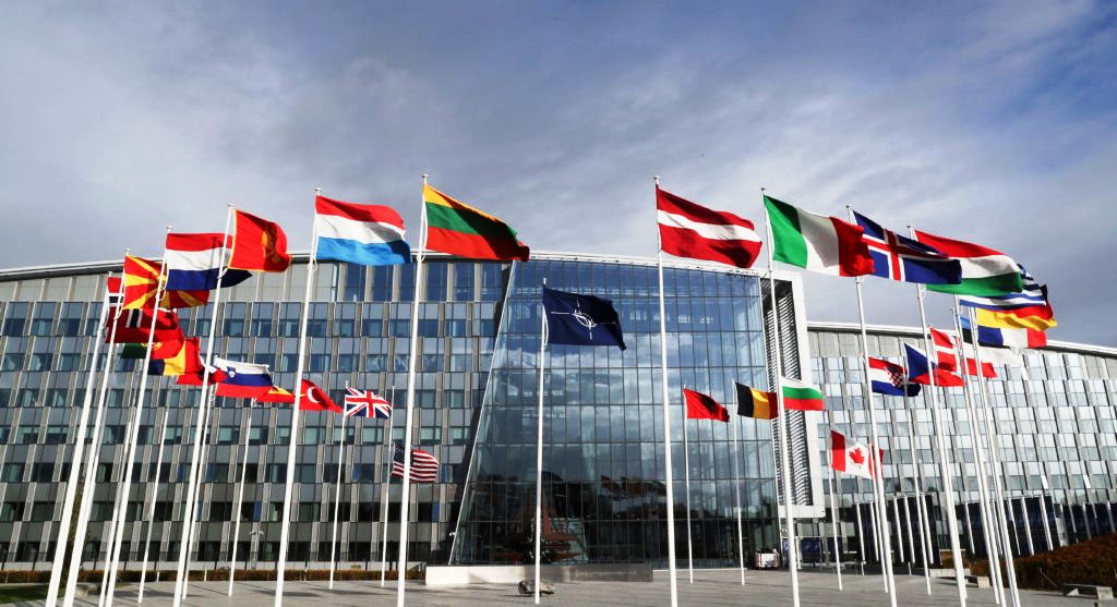Finlanda dhe Suedia dorezojne kerkesat per anetaresim ne NATO